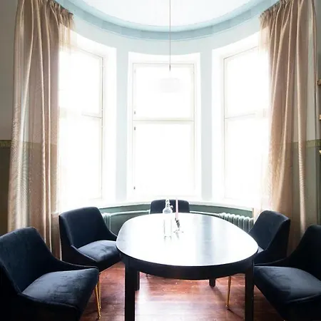 بيت شباب Opiston Kunkku *